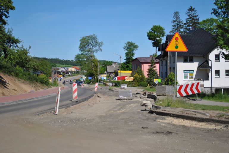 (Przebudowa DW 2011 w Miechucinie - 30.05.2019 r.)