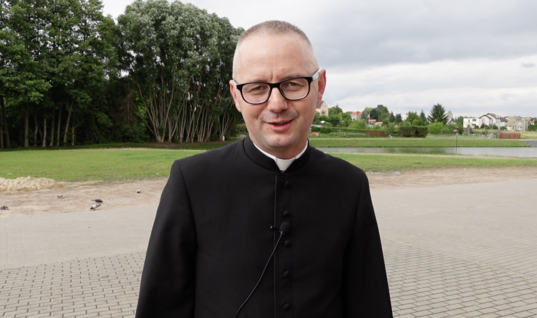 ks. Tomasz Mońko / @radioglos